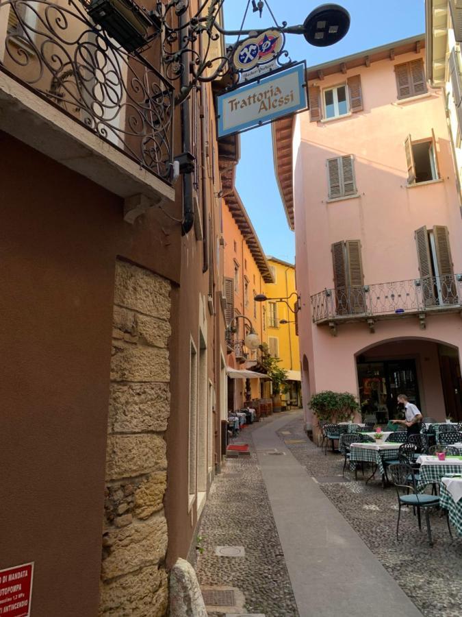 Alessi Appartamenti Desenzano del Garda Exterior foto