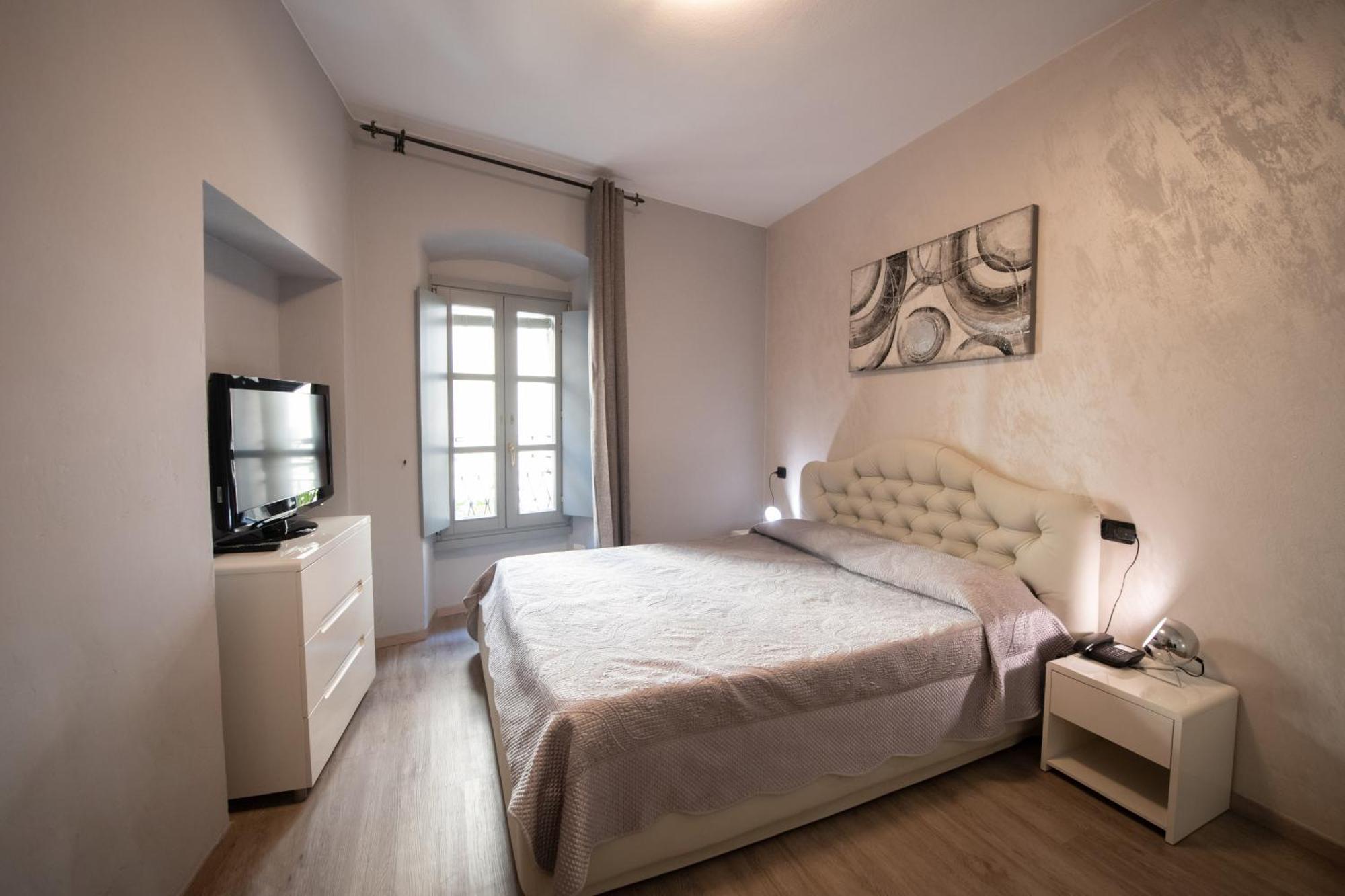 Alessi Appartamenti Desenzano del Garda Exterior foto