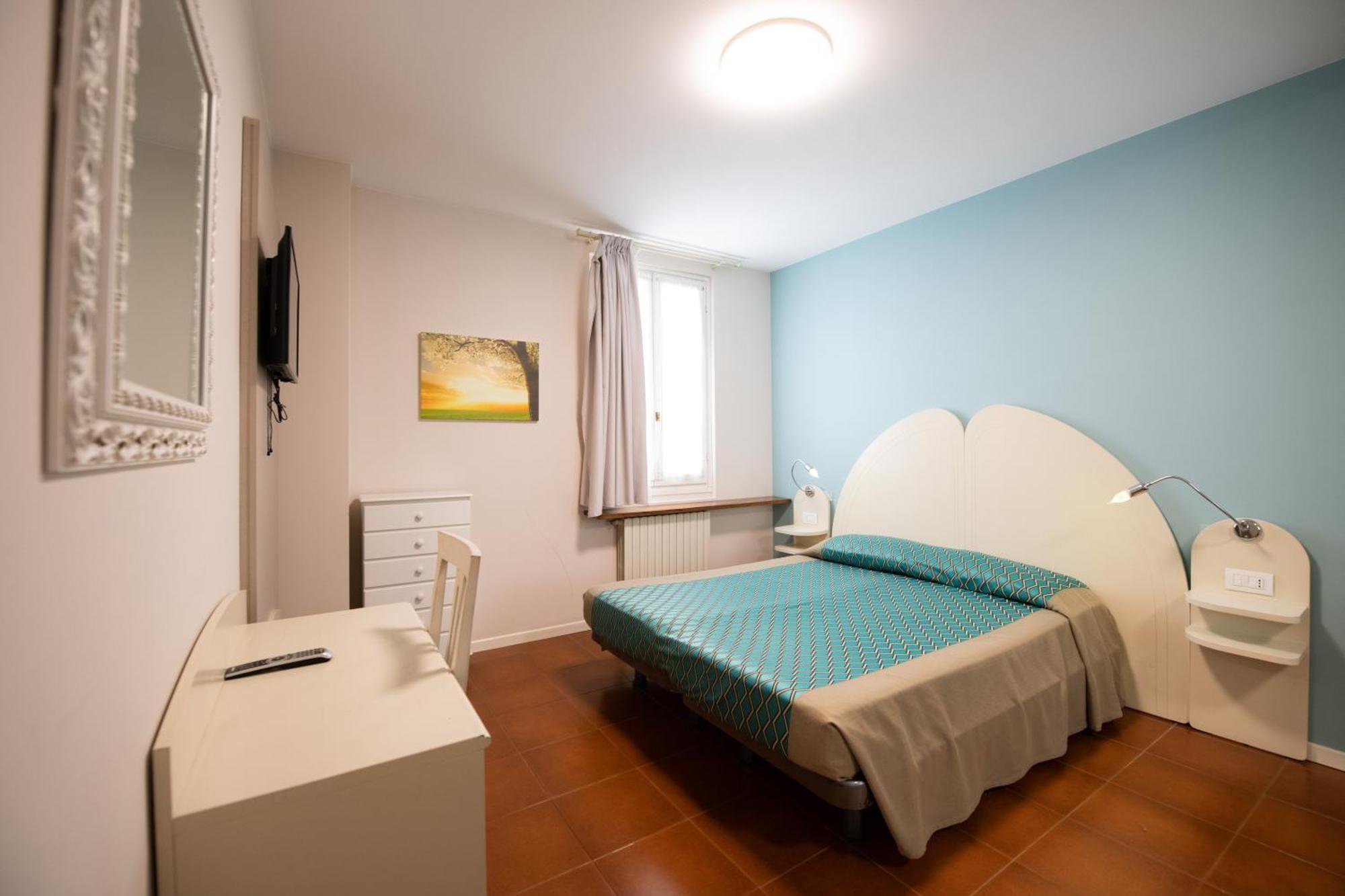 Alessi Appartamenti Desenzano del Garda Exterior foto