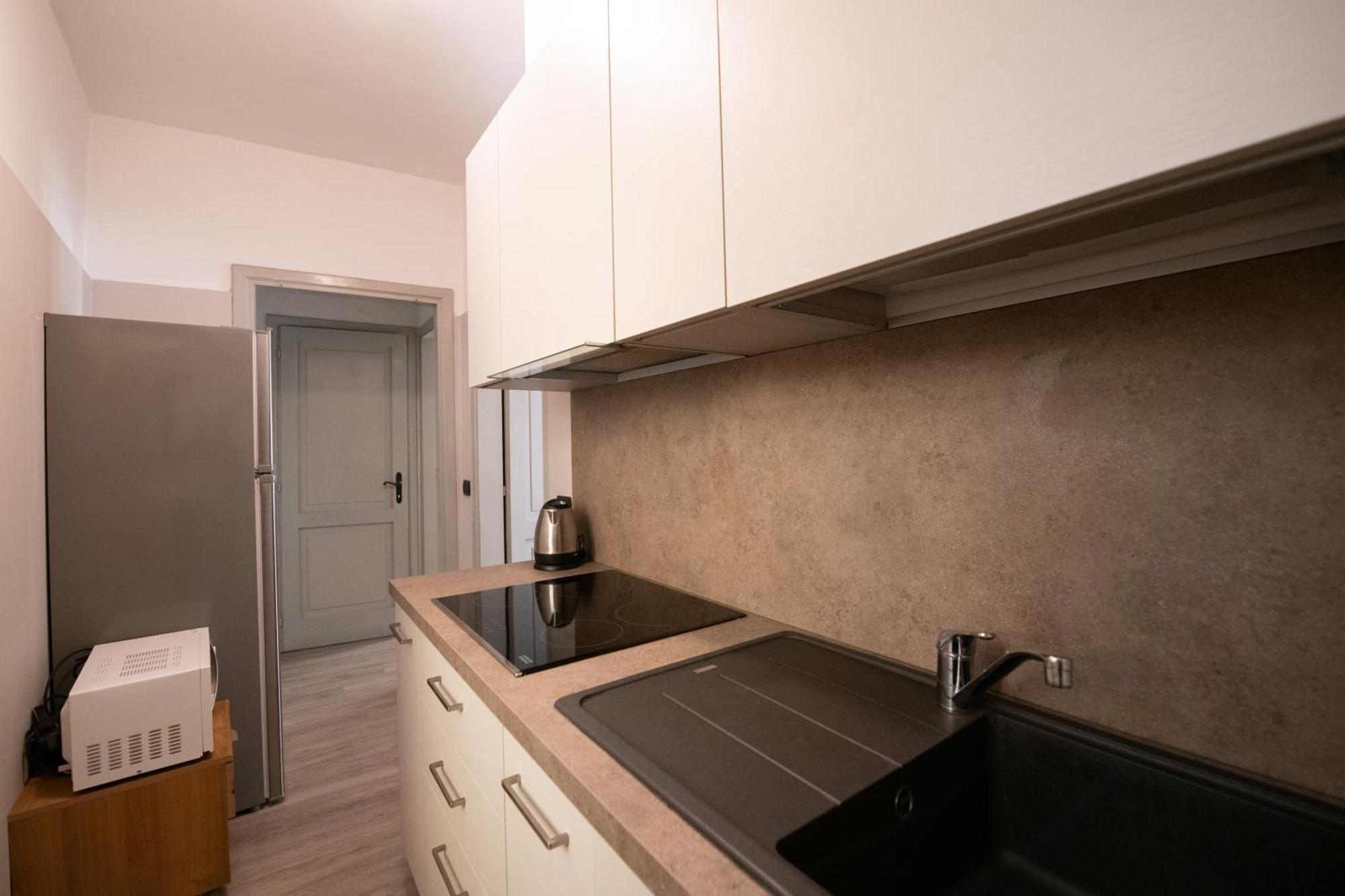 Alessi Appartamenti Desenzano del Garda Exterior foto