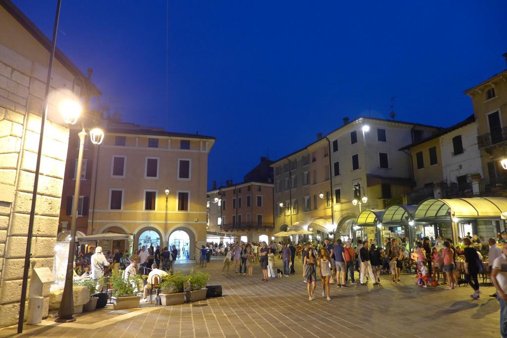 Alessi Appartamenti Desenzano del Garda Exterior foto